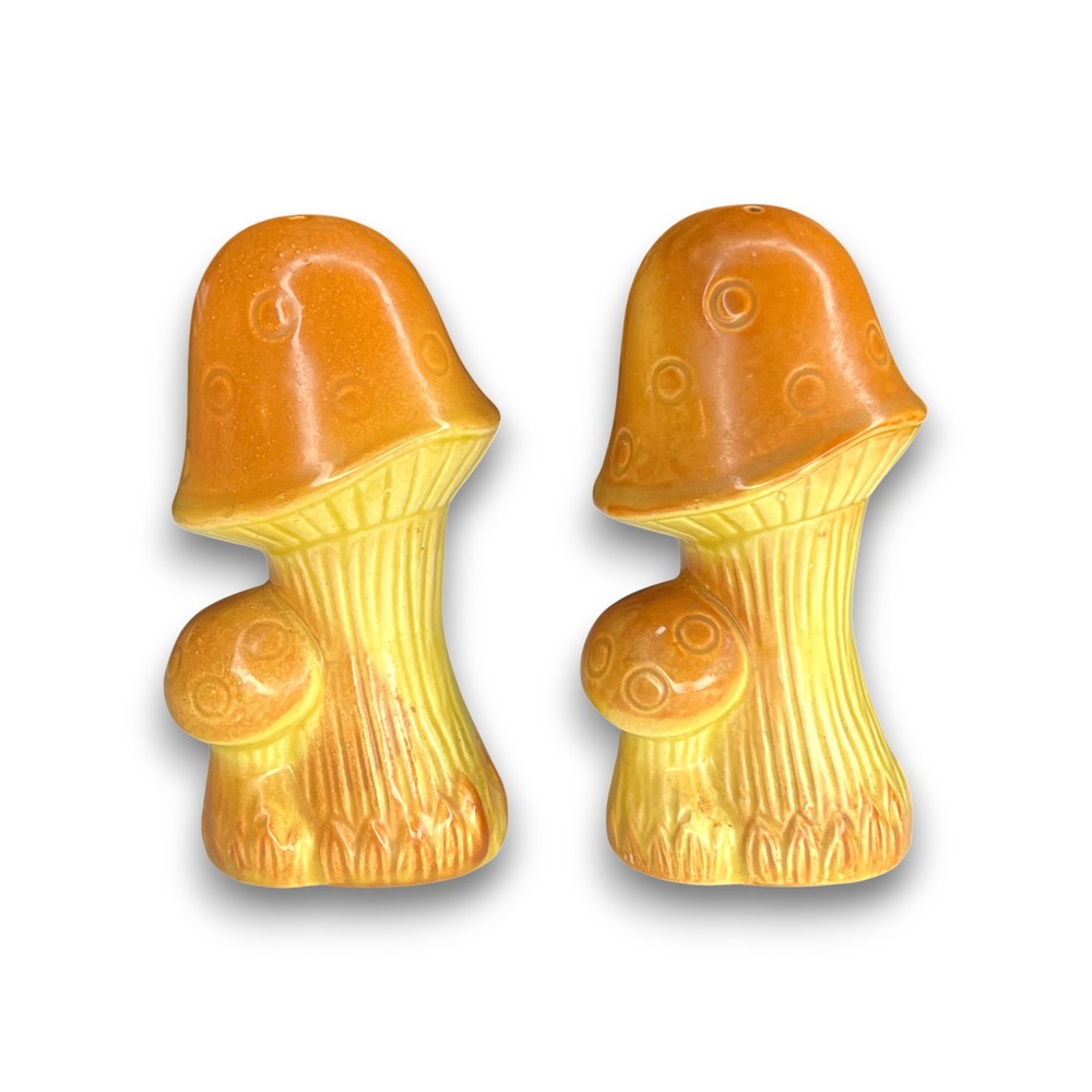 Vintage Ceramic Mushroom Salt & Pepper Shakers Made in Japan 5"